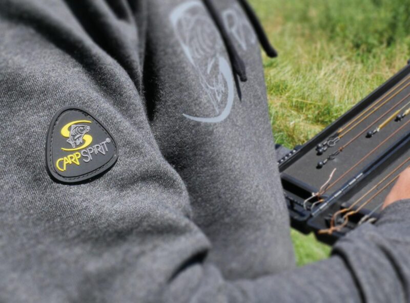 Carp Spirit Charcoal Hoodie - obrazek 3