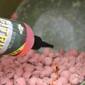 Dynamite Baits Evolution Oil Citrus 300 ml - obrazek 2